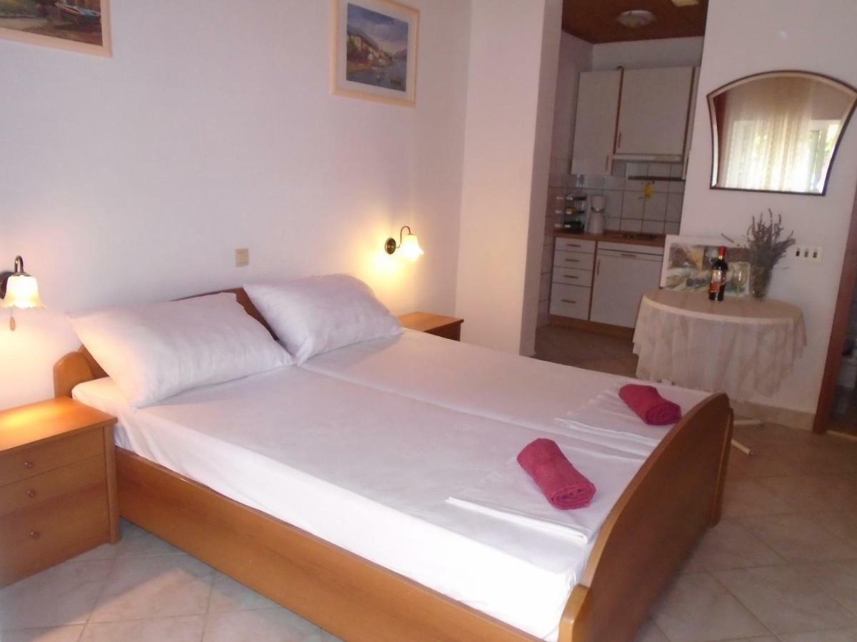 Apartments Sveti Anton Orebić Екстериор снимка