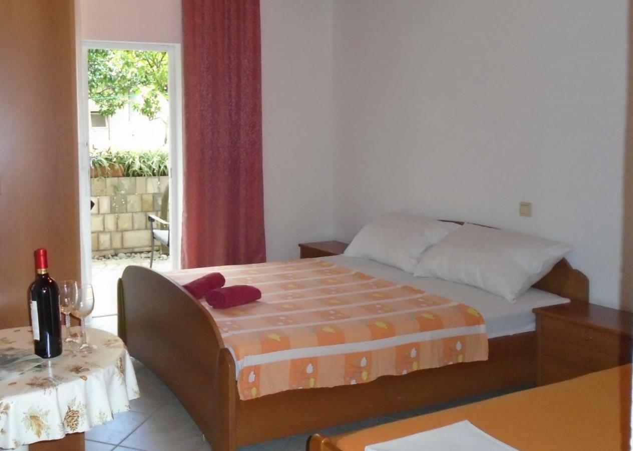 Apartments Sveti Anton Orebić Екстериор снимка