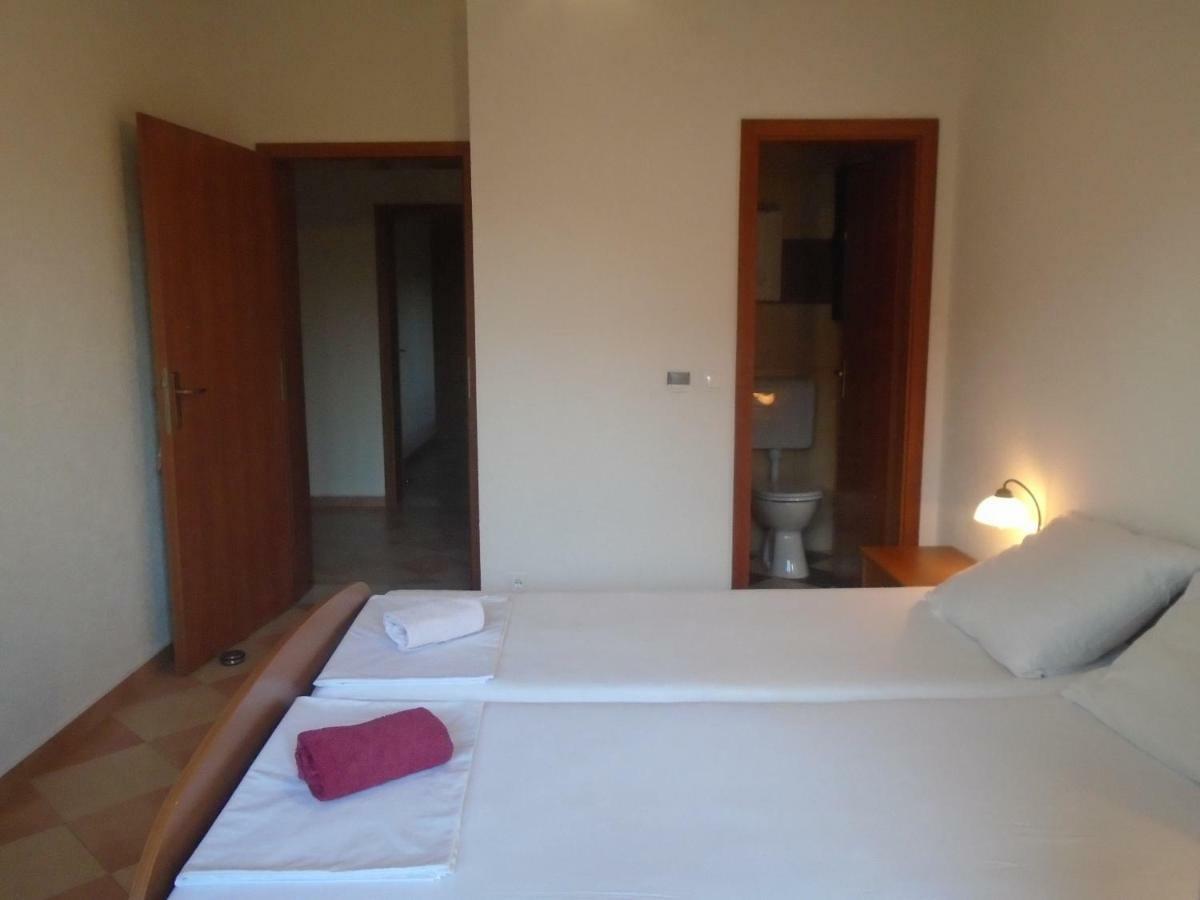 Apartments Sveti Anton Orebić Екстериор снимка