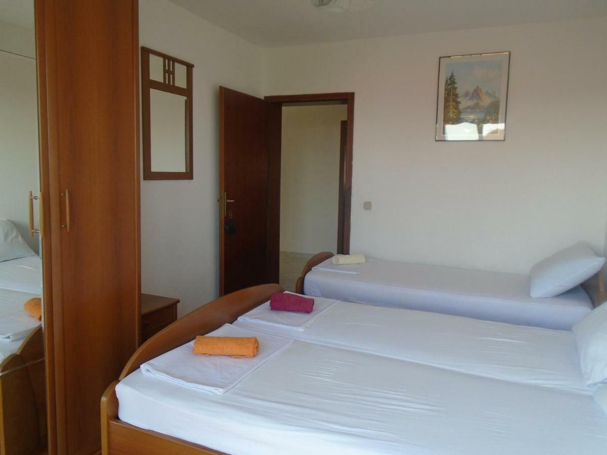 Apartments Sveti Anton Orebić Екстериор снимка
